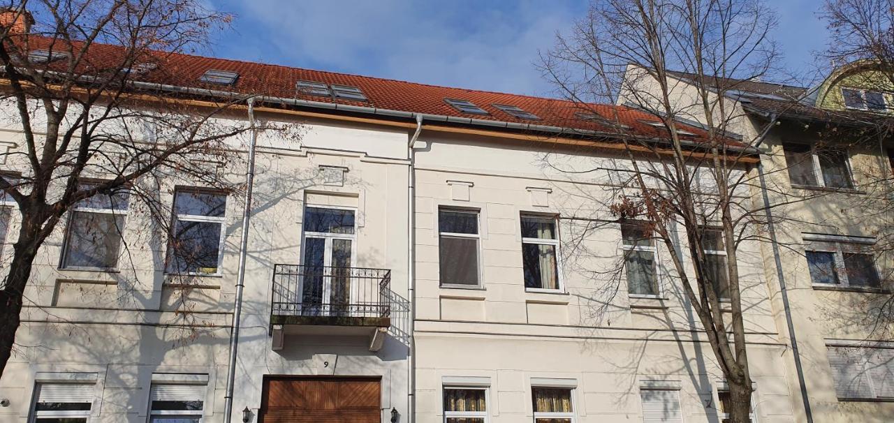 Auberge de jeunesse Romzsa Tódor Kollégium à Szeged Extérieur photo